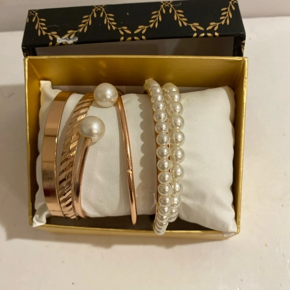 Elegant Pearl and Gold Bracelet Set (6) Bracelets (PF)